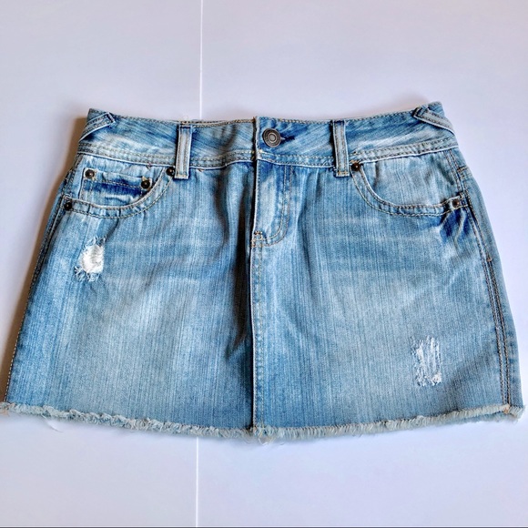 RUE 21 Distressed Mini Skirt Denim Blue Size 3 / 4 Juniors - Picture 1 of 12